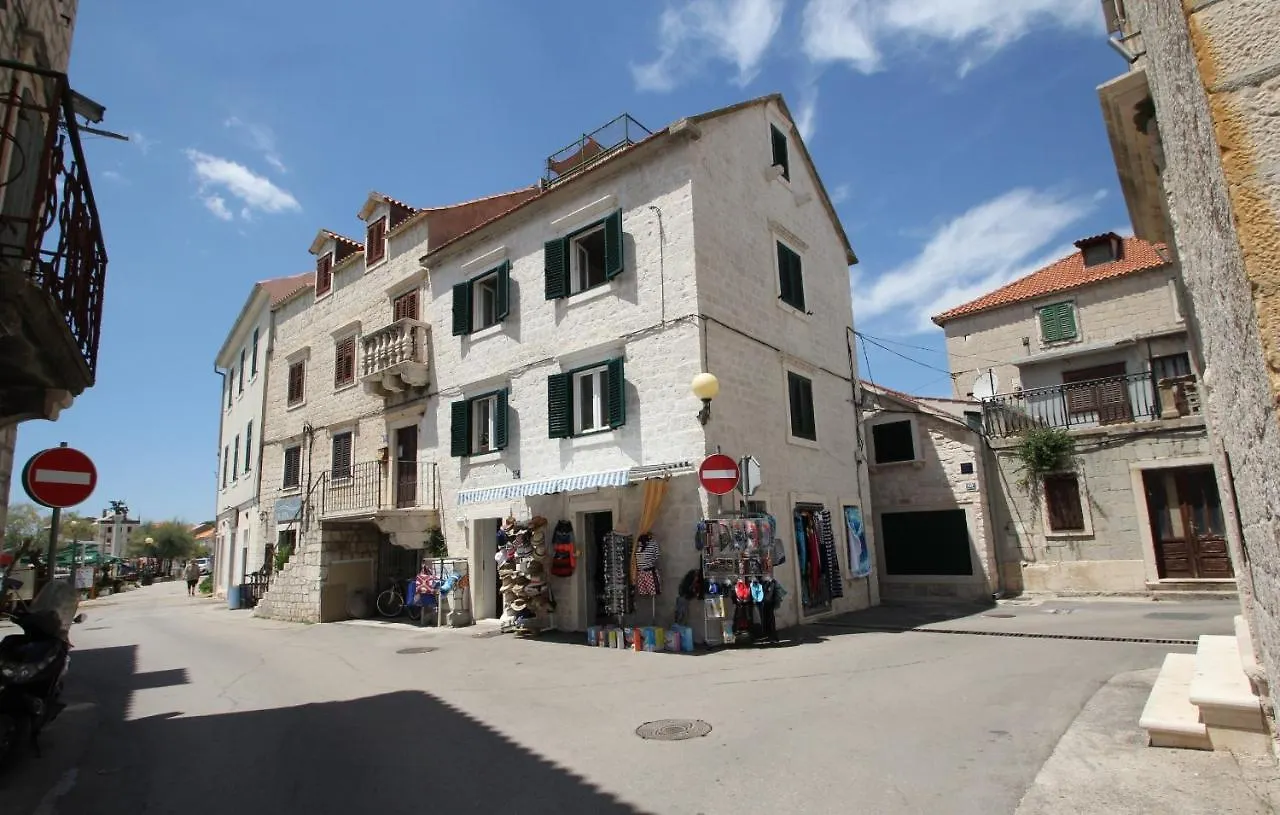 Modern Apt In The Stone House In The Very Center Kastela Croatia