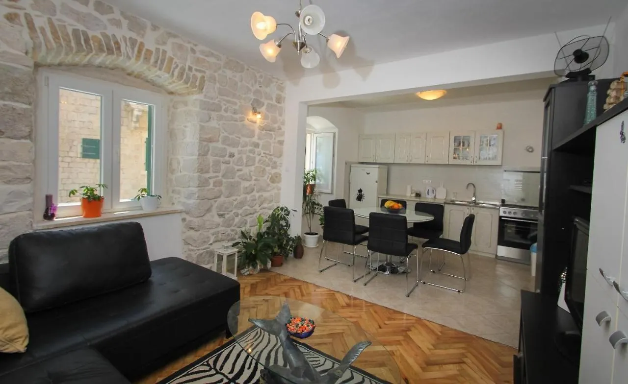 Modern Apt In The Stone House In The Very Center Kastela