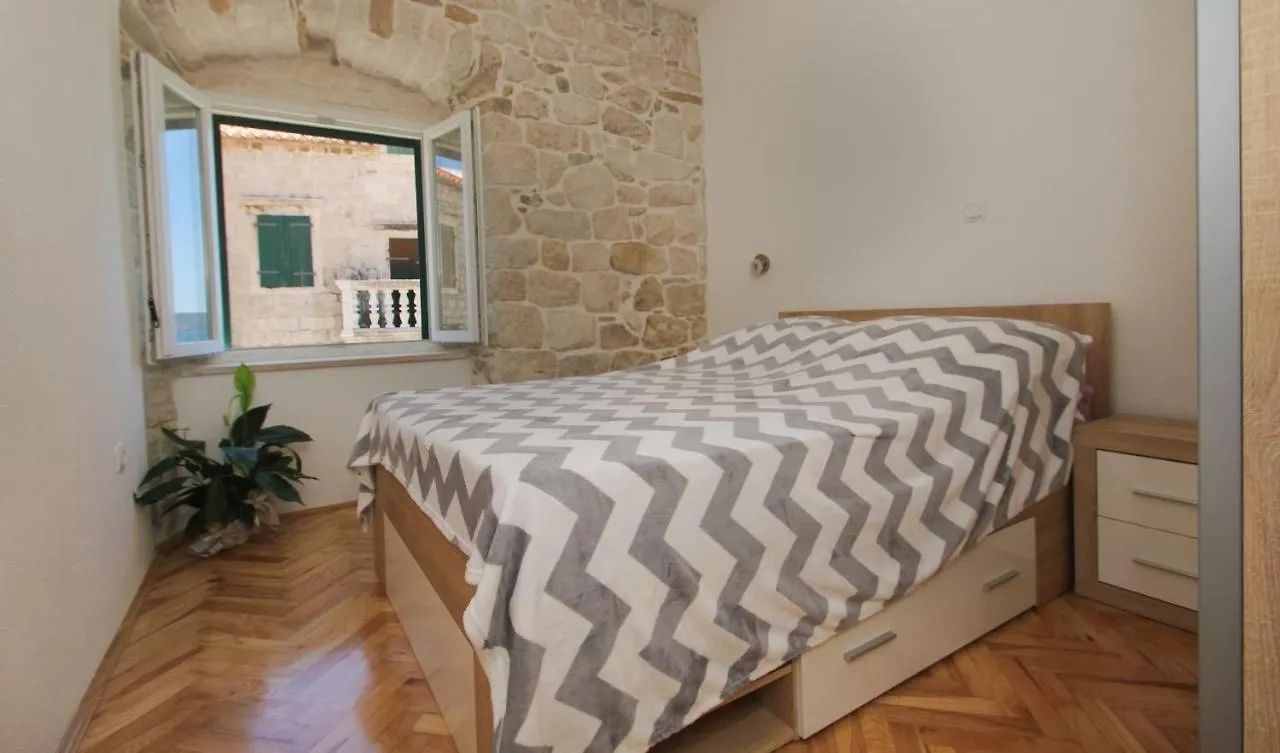Modern Apt In The Stone House In The Very Center Kastela Apartment