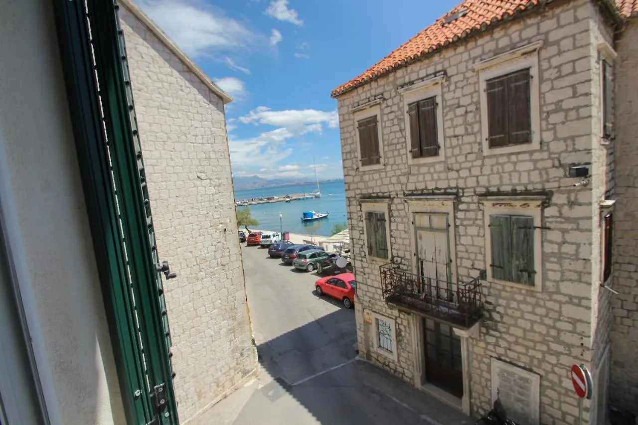 Modern Apt In The Stone House In The Very Center Kastela Apartment