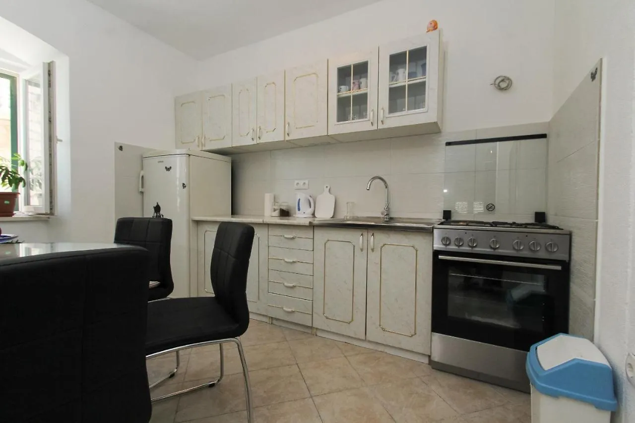 Apartment Modern Apt In The Stone House In The Very Center Kastela Croatia