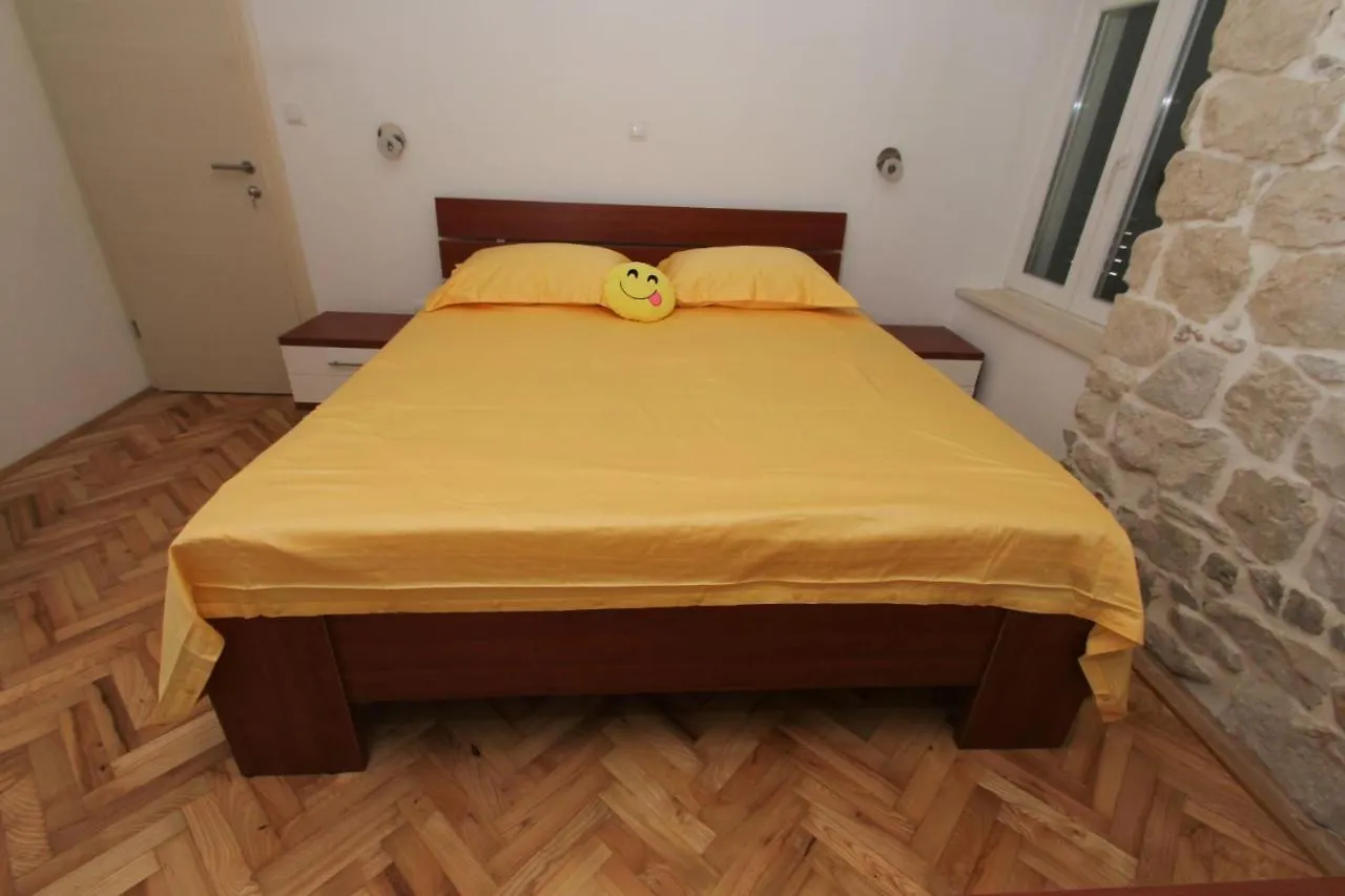 Modern Apt In The Stone House In The Very Center Kastela Apartment