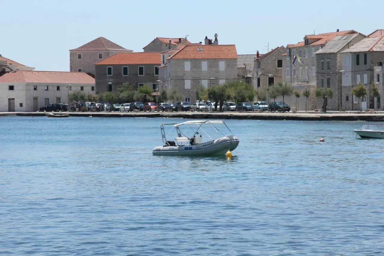 Modern Apt In The Stone House In The Very Center Kastela