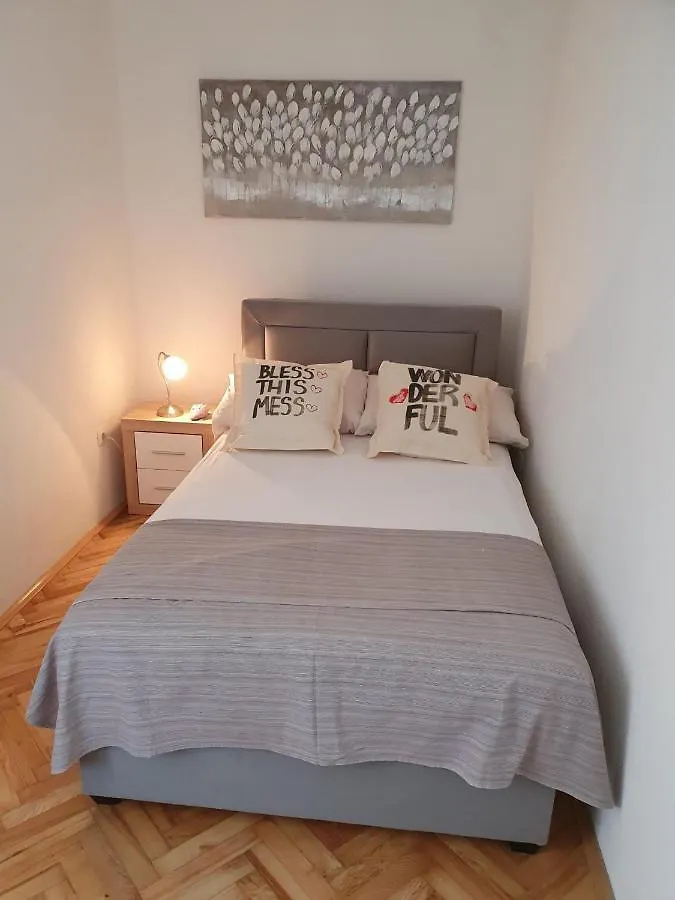 Apartment Modern Apt In The Stone House In The Very Center Kastela Croatia